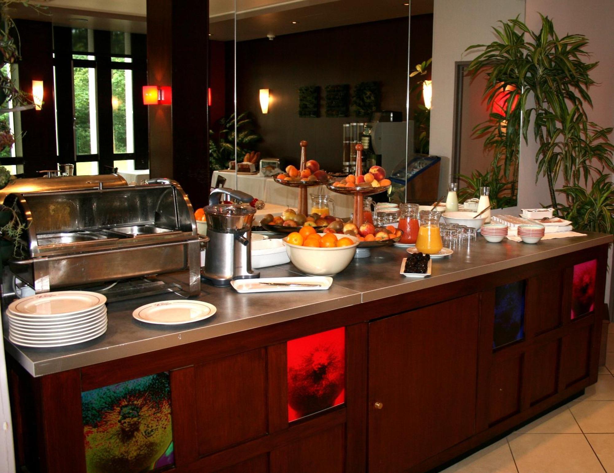 Le Grand Monarque Hotel Melun Luaran gambar