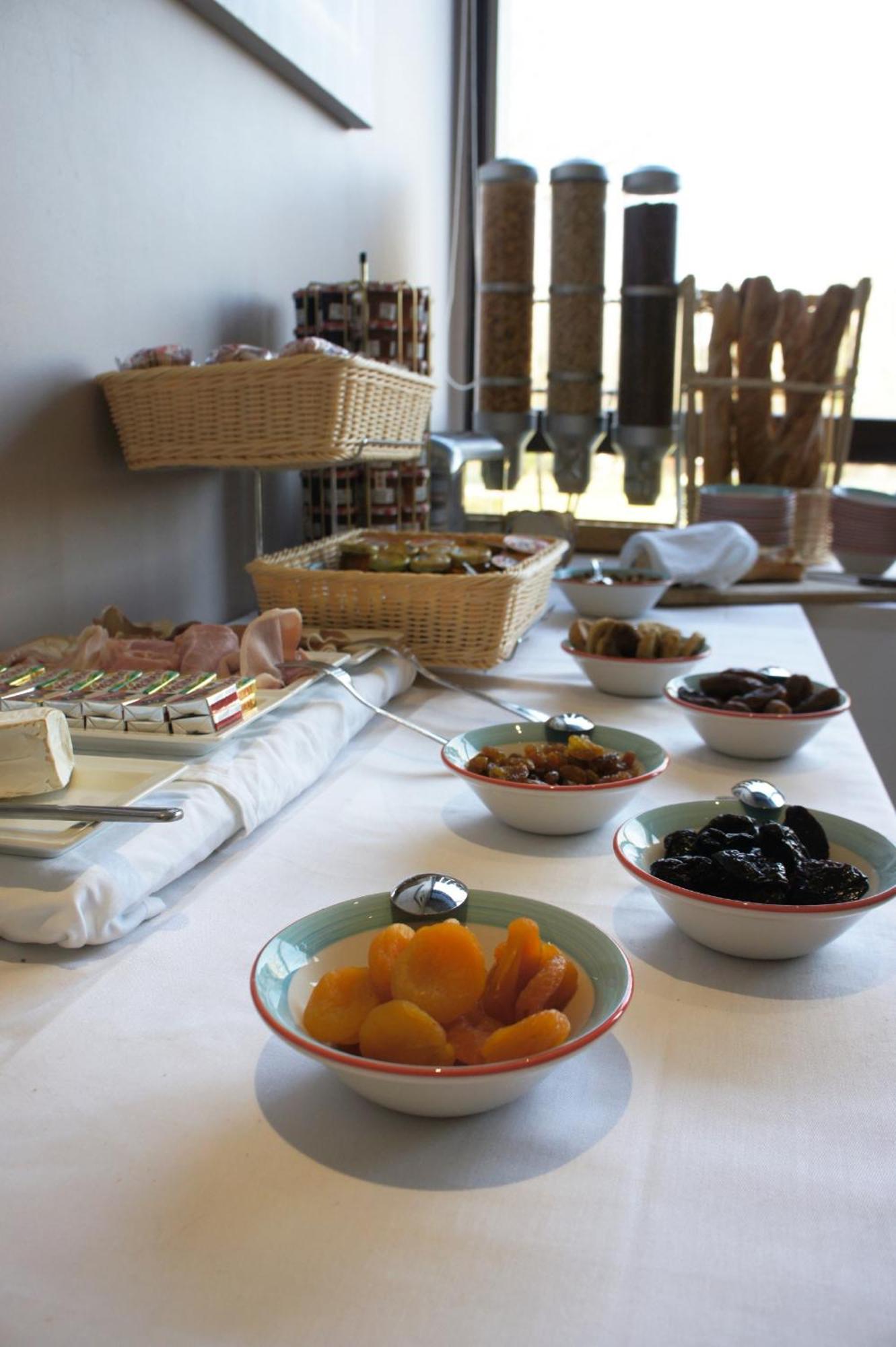 Le Grand Monarque Hotel Melun Luaran gambar