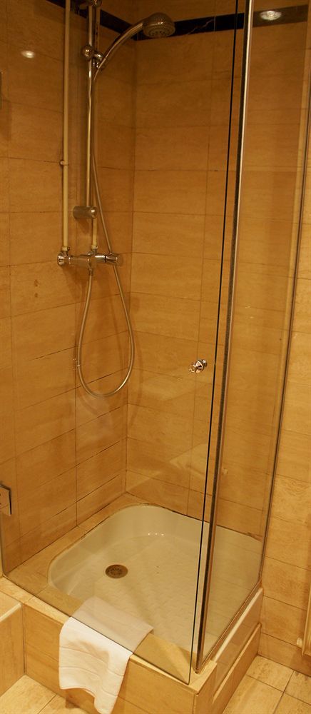 Le Grand Monarque Hotel Melun Luaran gambar