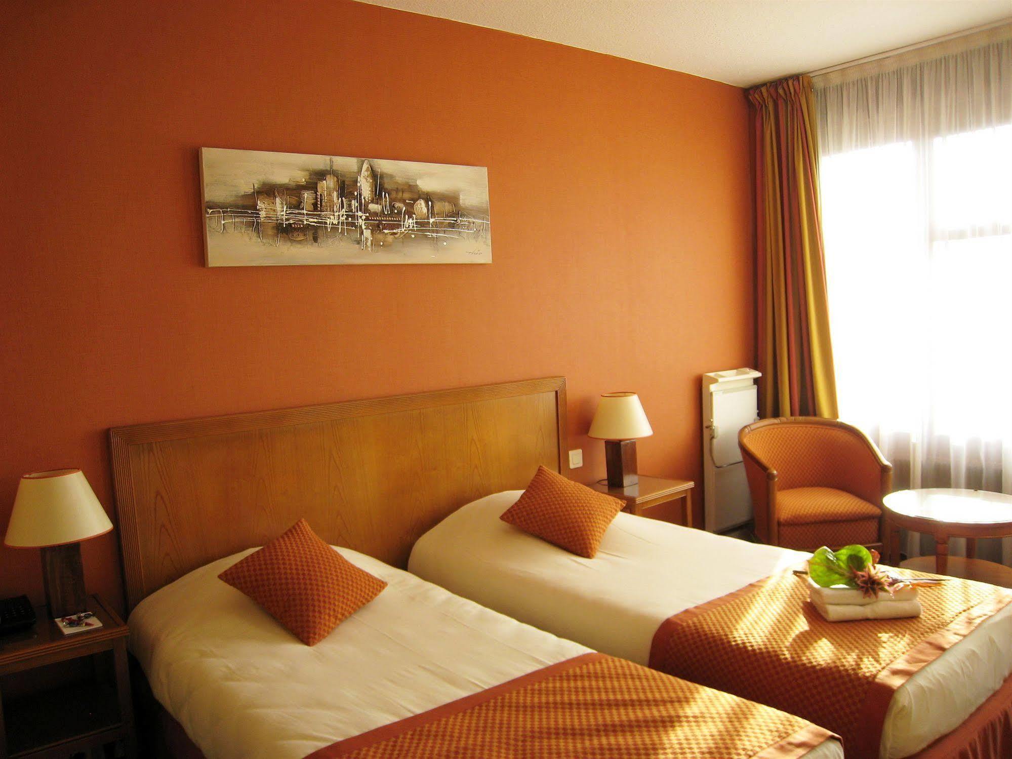 Le Grand Monarque Hotel Melun Luaran gambar