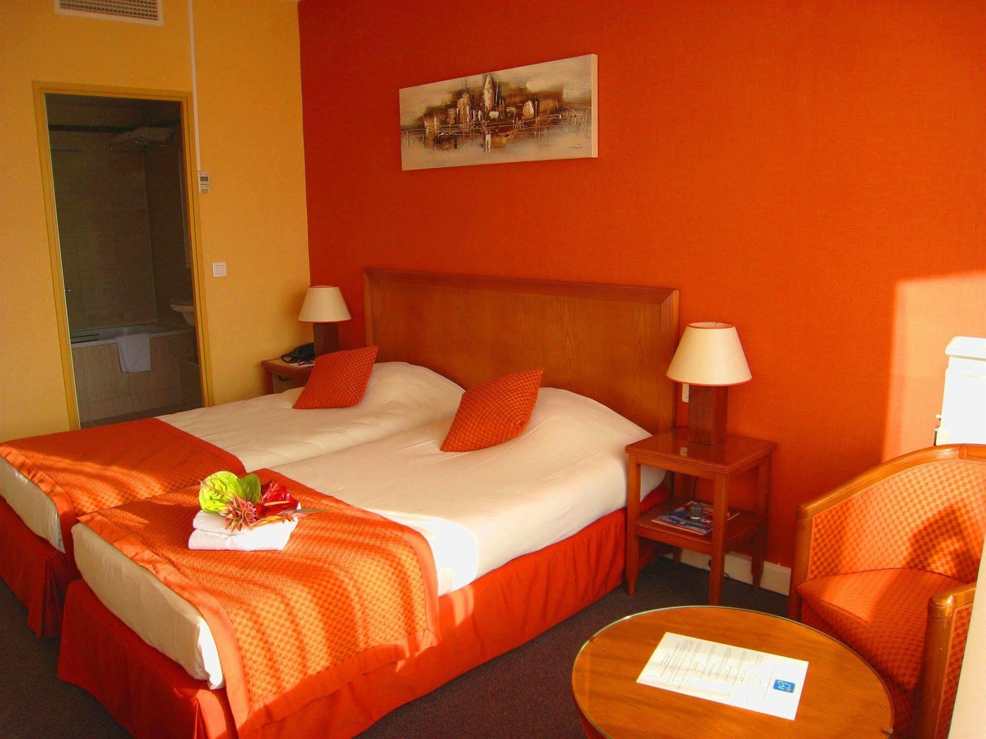 Le Grand Monarque Hotel Melun Luaran gambar